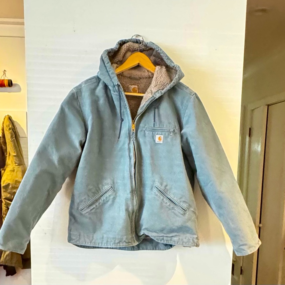 Carhartt hoodie size M